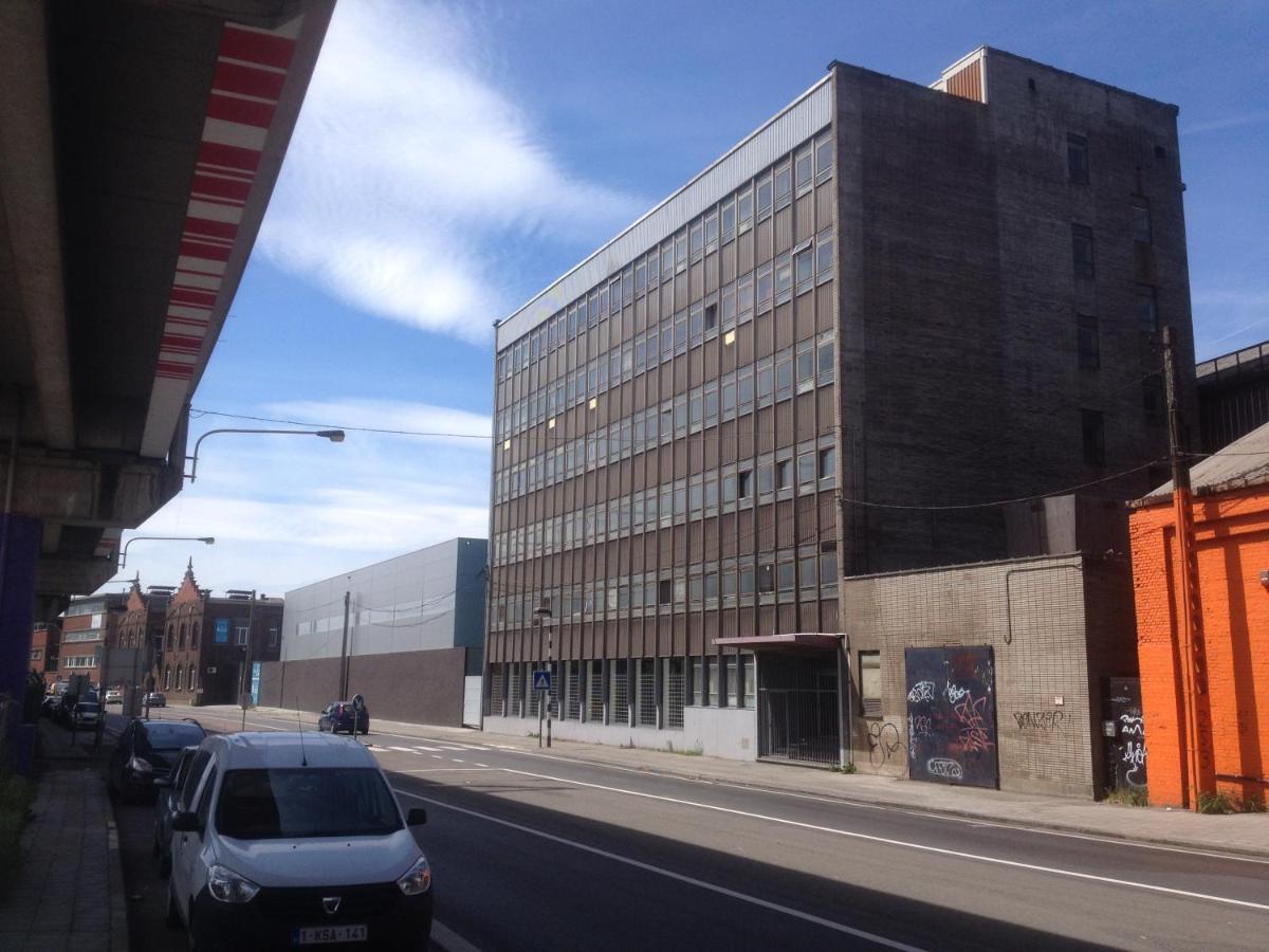 Ghostel 1St - Aventure Alternative - Guest House - Arts-Factory-Experience - For Artists, Makers And Open Minds - Attention, We Are Not A Hotel And Are Not Adapted For Everybody - Read Host Warnings Before Reservation - Www,Providence,Be Asbl Charleroi Extérieur photo
