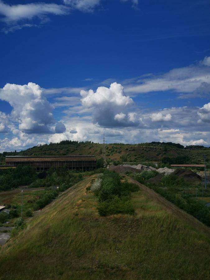 Ghostel 1St - Aventure Alternative - Guest House - Arts-Factory-Experience - For Artists, Makers And Open Minds - Attention, We Are Not A Hotel And Are Not Adapted For Everybody - Read Host Warnings Before Reservation - Www,Providence,Be Asbl Charleroi Extérieur photo